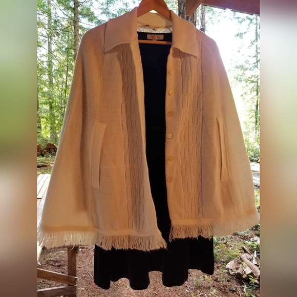 White Shawl Sweater & Black Velvet Long Sleeve Scoop Neck Dress Hazel & Co Small - Picture 1 of 16